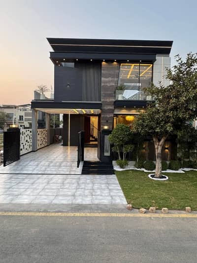 Upper Portion Locked - 1 Kanal Awesome lower Portion On Top Location For Rent In DHA Phase 6 Lahore