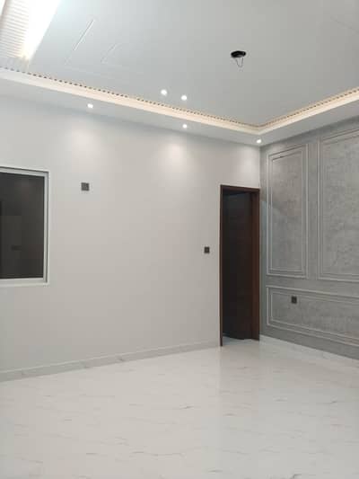 200 Sq/Yards Single Storey Bungalow Available For Sale