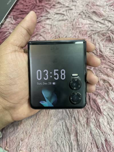 Infinix zero flip
