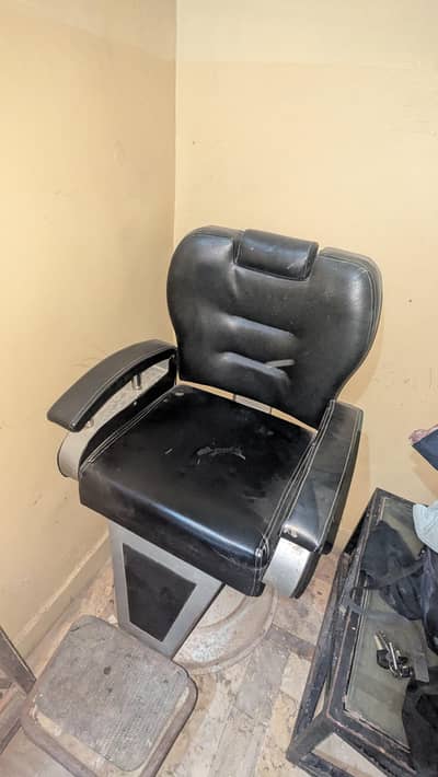 salon chairs