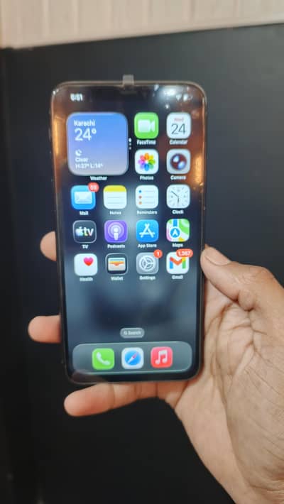 iphone 11 pro max urgent sale