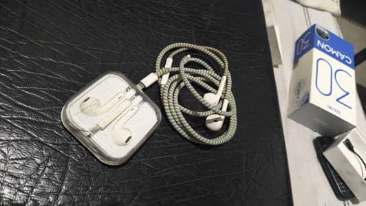 Apple Lightning EarPods