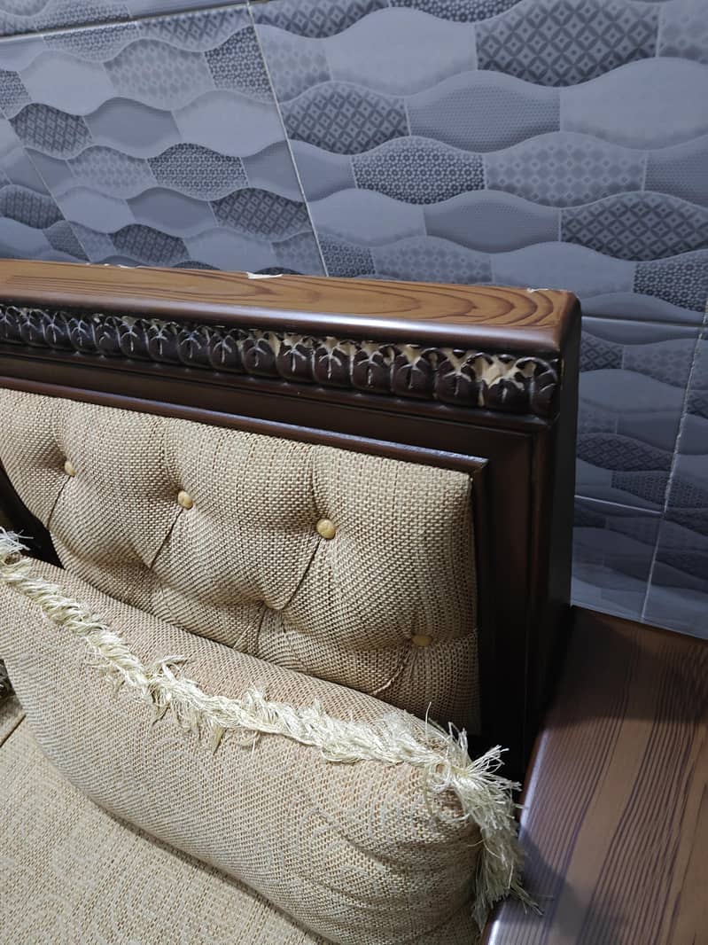 Sofa Set 3+1+1 plus Table Set 1