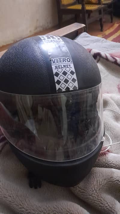 New helmet hai kuch din use kiya hai mairay paas oar hn yea sell krna
