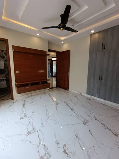 2 Bed Non Furnished Flat Available For Rent In Bahria Town Lahore