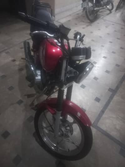 Suzuki GS 150 2021