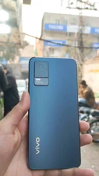 Vivo V21e 8/128 with Box and Charger