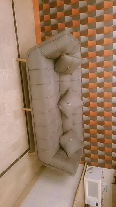 5 Seater Sofa Set . .