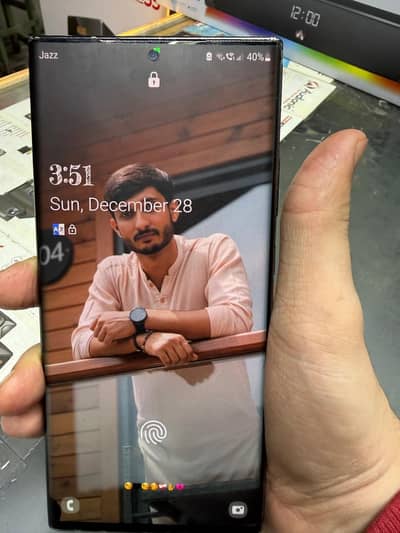 Samsung Note 20 Ultra  8/128 Minor Green Shade On Front Camera