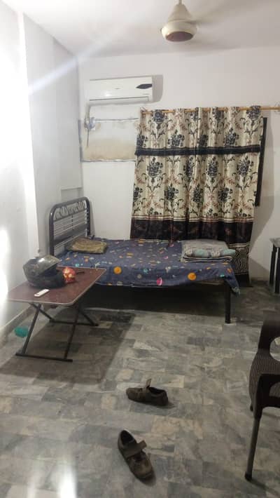 furnished rooms available in dha phase5