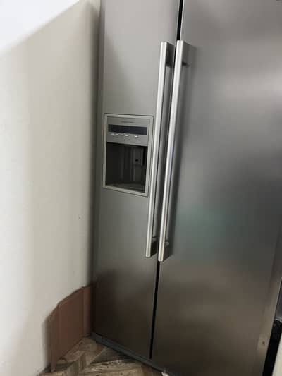 Double door refrigerator