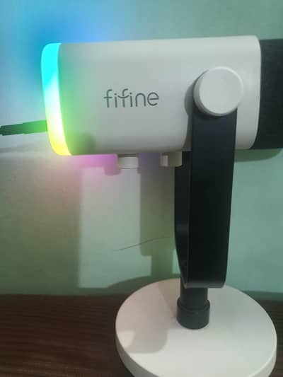FIFINE AmpliGame AM8 USB/XLR Dynamic Microphone with RGB