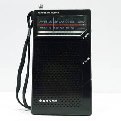 Vintage 1980s Sanyo RP-5065 AM/FM 2-Band Transistor Pocket Radio