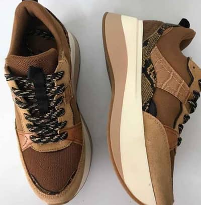 New Women Fashion Sneakers - Zara