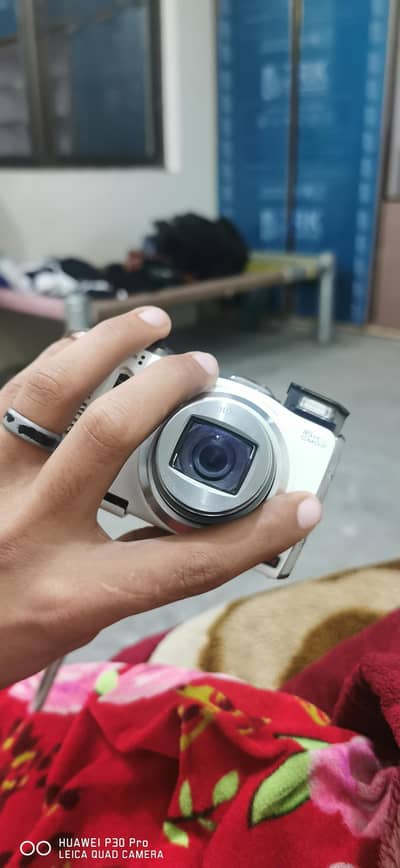 Sony DSLR camera Optical zoom15x