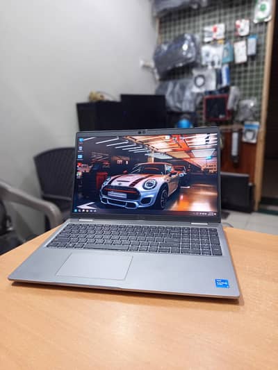 Dell Latitude 5520 Ci5 11th Gen Lapttop with TouchScreen (USA Import)