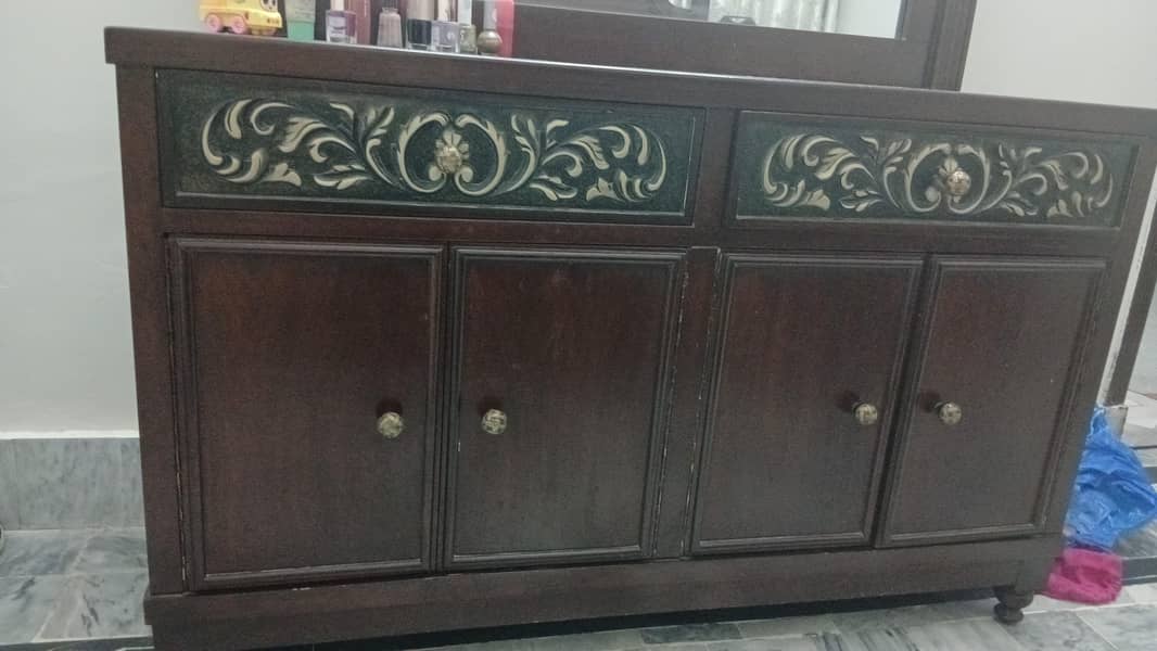 bedset with dressing table 3