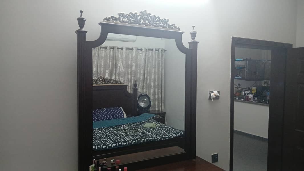 bedset with dressing table 5
