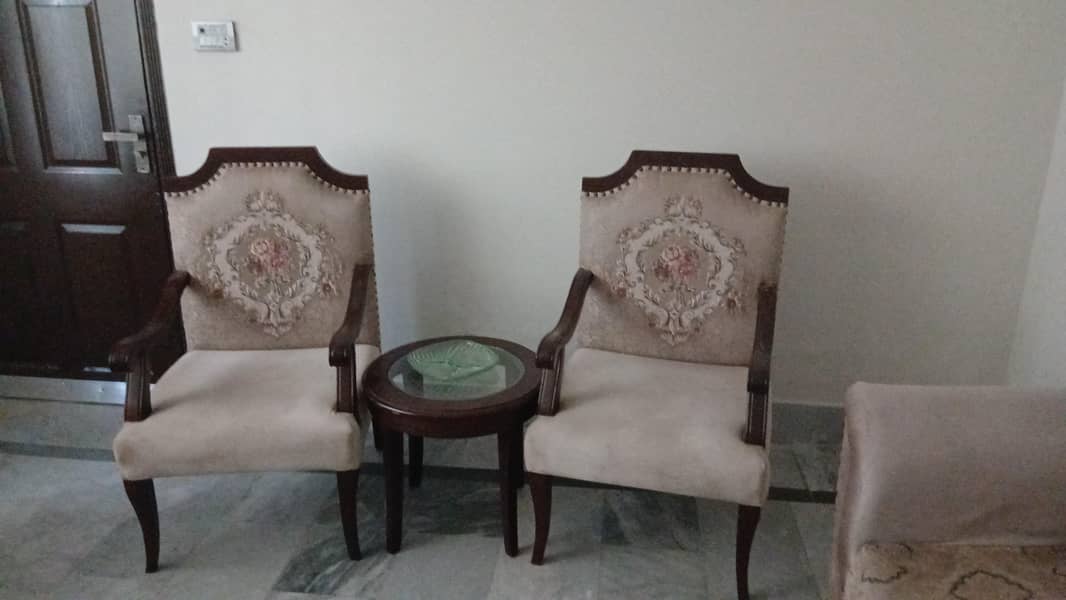 bedset with dressing table 6