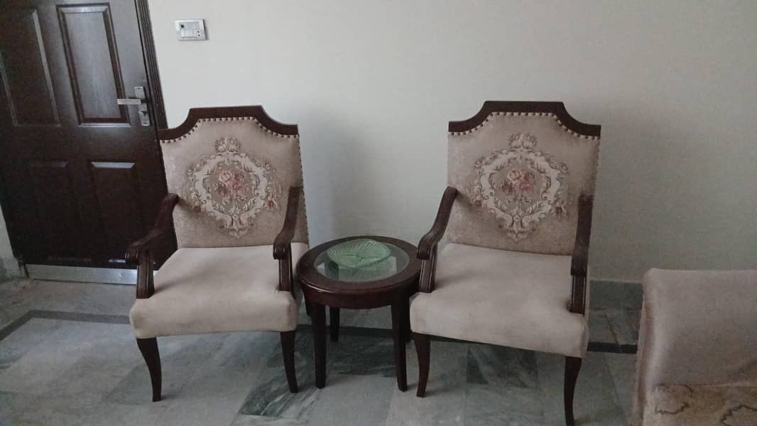 bedset with dressing table 8