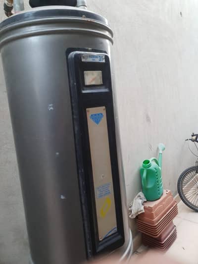 diamond electric and gass 35ltr geyser. geyser 35 gallon. dual geyser