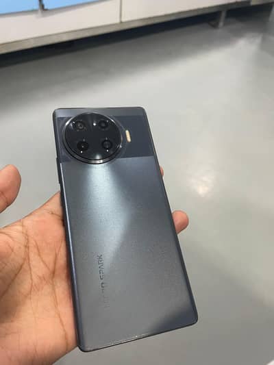 Tecno spark 20 pro plus