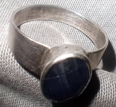 silver ring wíth original neelum