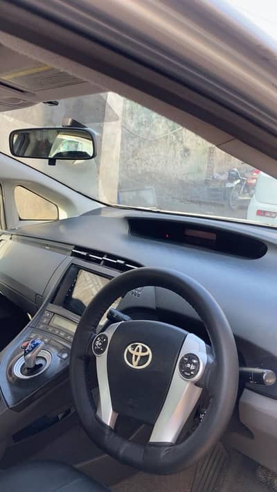 TOYOTA PRIUS (Read ad carefully)