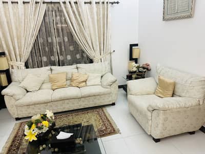 7 seater beautiful sofa set BUMPER OFFER