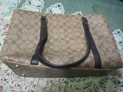 coach bag in walkeaze large size new hai one time used hai bas