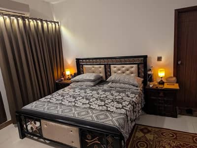 Room for rent on Monthly weekly and daily basis