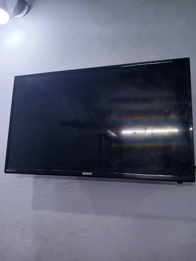 32 inch original orient LCD good condition