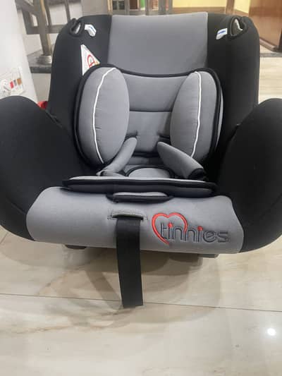 Tinnies Carry cot and Car seat