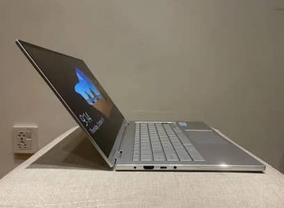 Dell Laptop Core i5 With 4Tb Graphic Card ( apple core i7 , i3 )