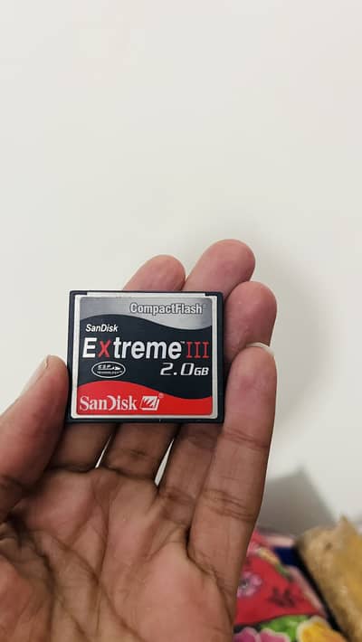 SanDisk Extreme III 2GB CompactFlash Card + Card Reader Imported