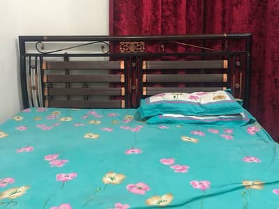 selling bed with matress