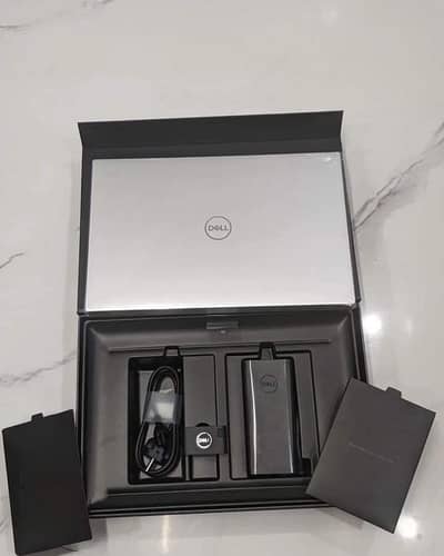 Dell laptop Core i7 10th Generation ` apple i5 10/10 i3