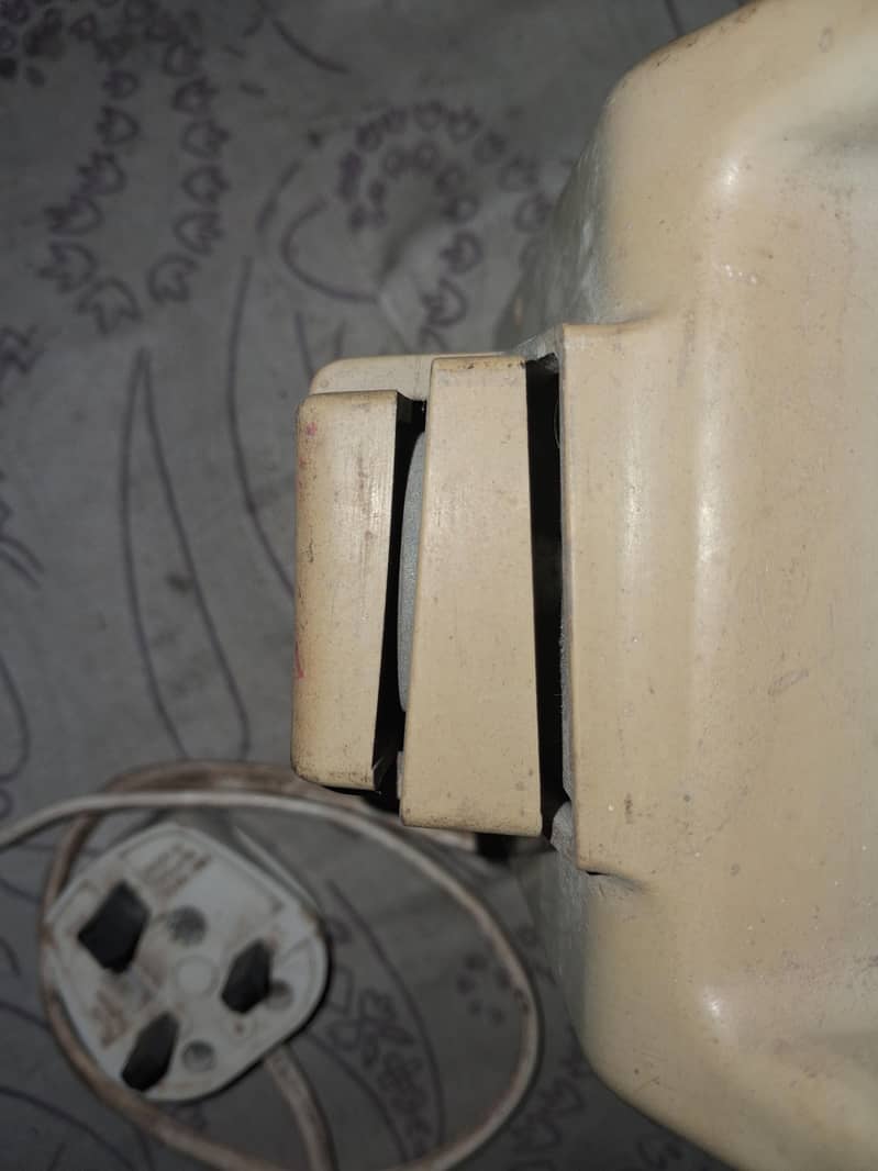 Electric Knife Sharpner 3