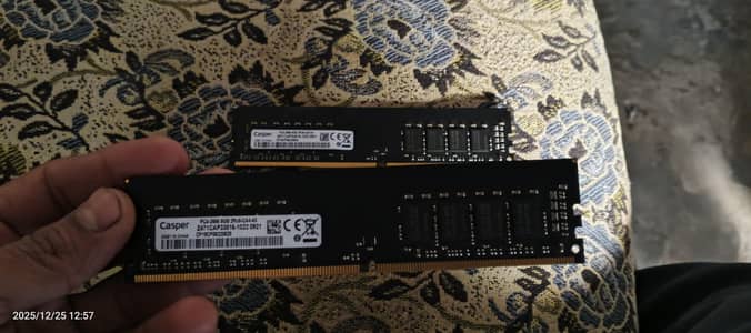 8 8 gb ki 4 ram stic ha mara pass sale krni haa 4000 hazar ma sirf