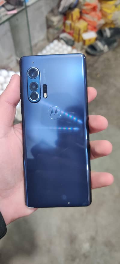 lush phone hy bilkul a one bagta hy