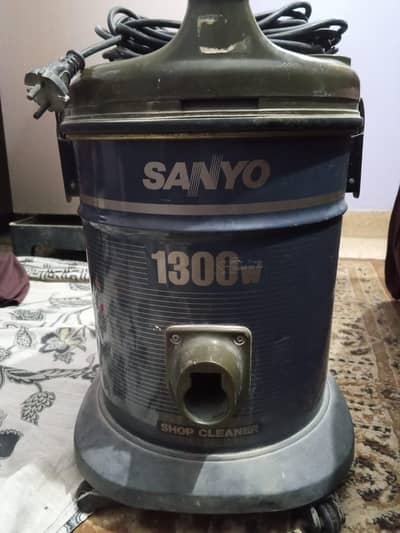 Sanyo Vacuum Cleaner 1300W