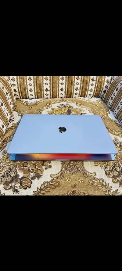 Macbook pro 2018 15 inch with charger