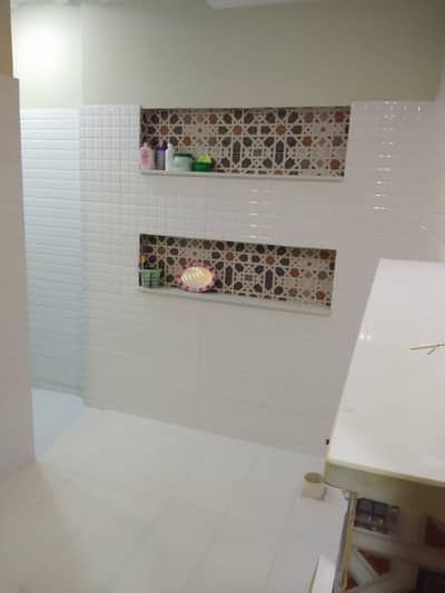 15 MARLA CORNER UPPER PORTION AVAILABLE FOR RENT