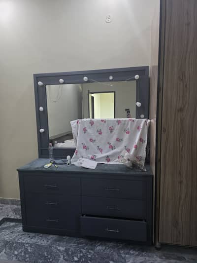 Dressing table