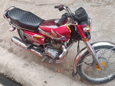 125 2020 model ha 42000km chala hova ha