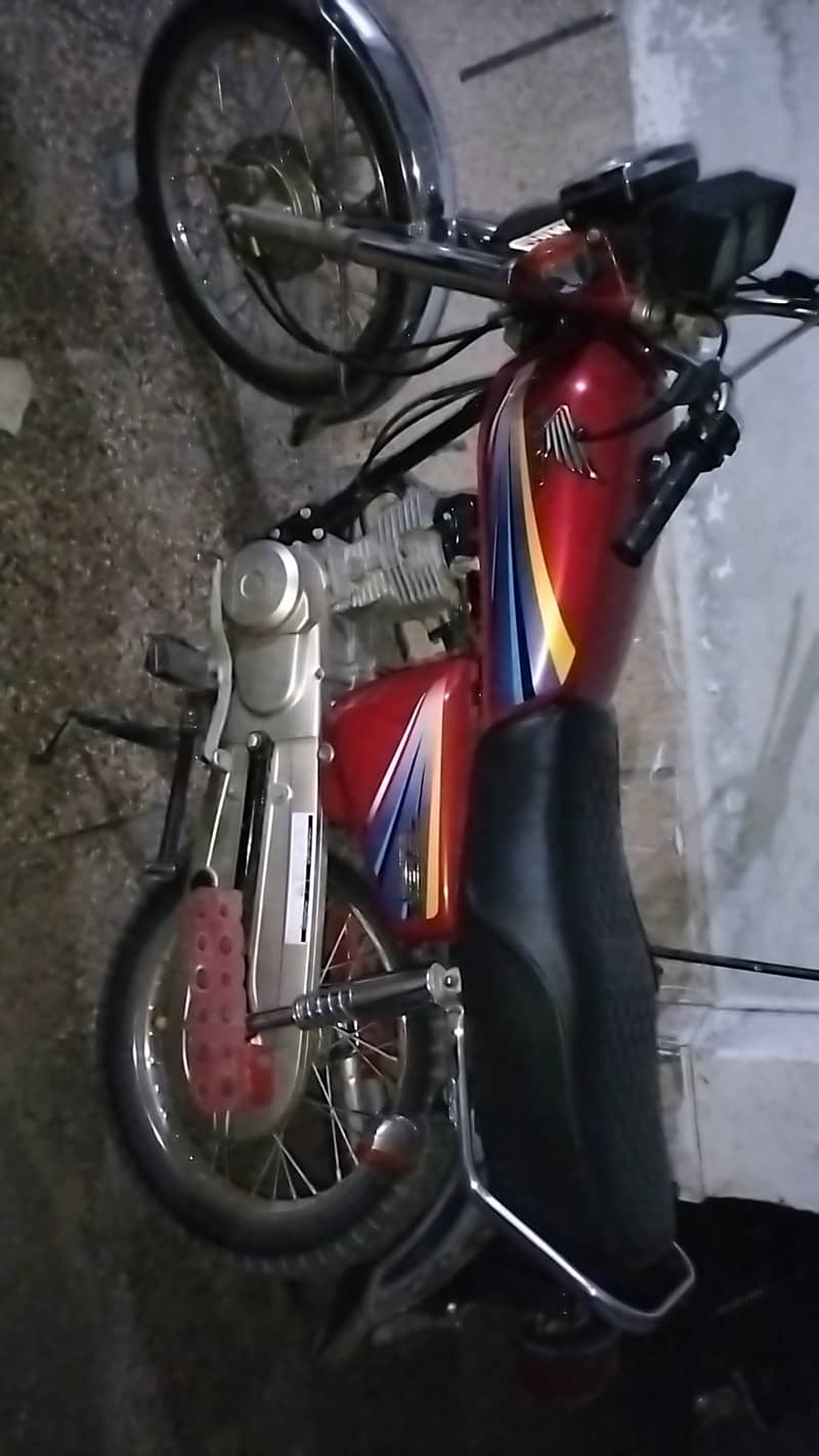 بائیک مکمل طور پر تیار ہے صرف ہنڈا لورز کے لیے 3