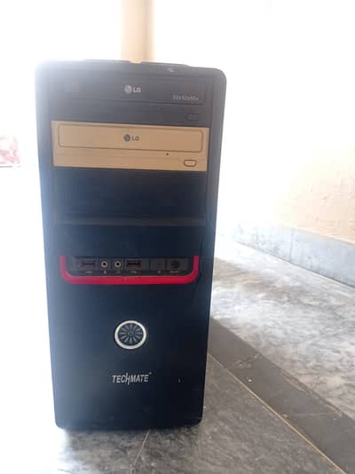 2 CPUs & 2 VCRs in Used condition (Repairing is Required)