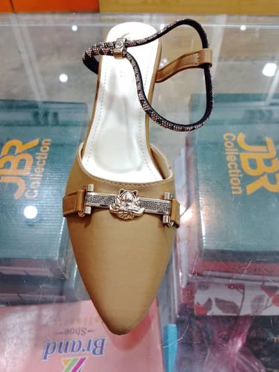 grils shoes available ha