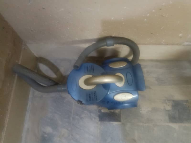 Vacuum cleaner 0