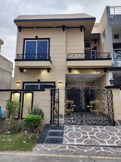 3 Marla Brand New House Prime Location In Green Land Near Al Kabir Town